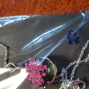 Resin flower necklace